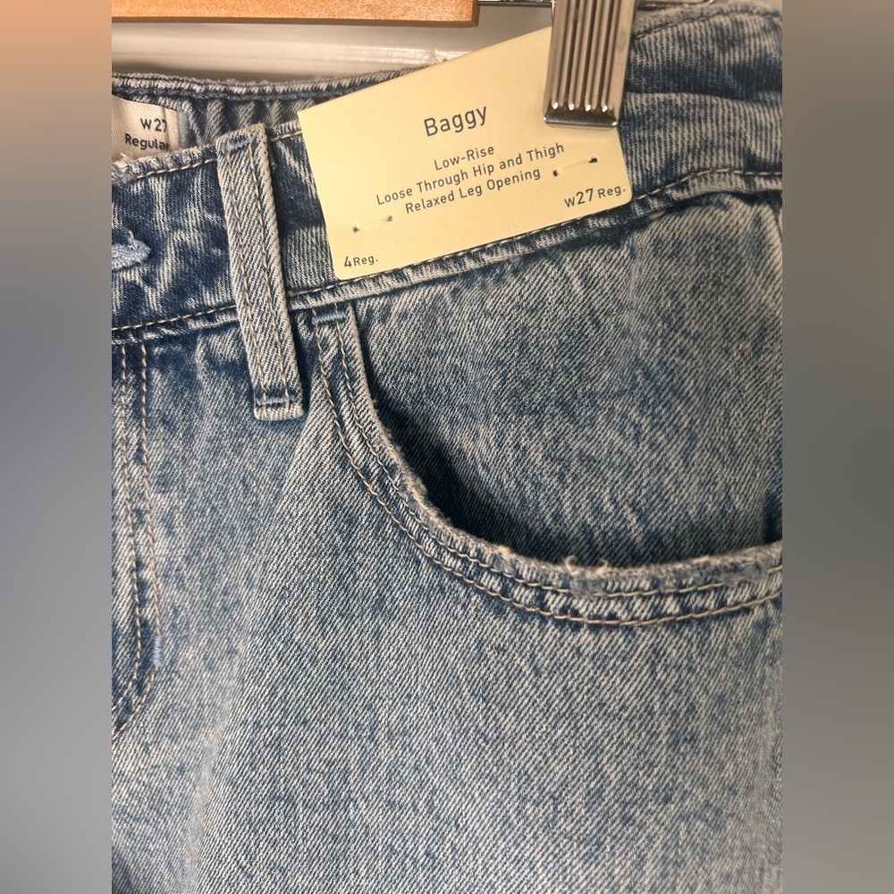 NWT Hollister Women’s Low Rise Baggy Jeans, Medium Wash, Sz.4R - Picture 9 of 15
